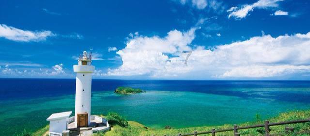 上海陆家嘴楼宇点亮“繁花锦绣、海上迎春”